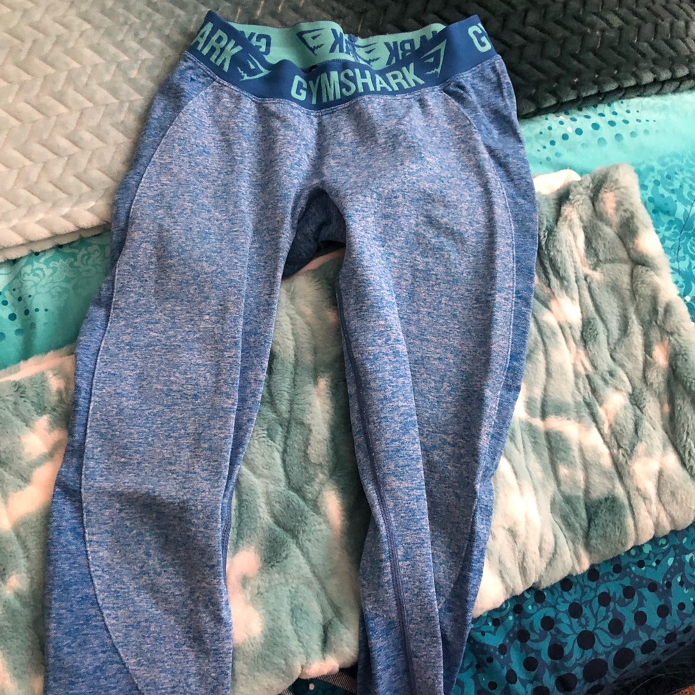 Small gym shark flex leggings . Lightly used have been sitting in my closet.
